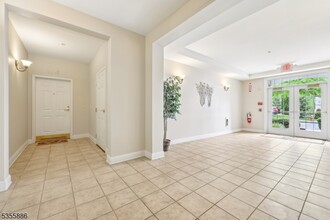 1507 Meadow Brook Ct in Hanover, NJ - Building Photo - Building Photo