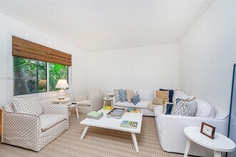 760 Glenridge Rd in Key Biscayne, FL - Building Photo - Building Photo