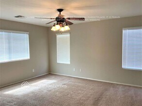 4821 E Meadow Mist Ln in Queen Creek, AZ - Foto de edificio - Building Photo