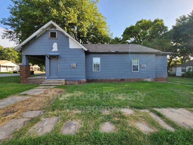 property at 424 S Johnston Ave