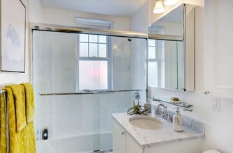 1195 Beacon St, Unit 108R in Brookline, MA - Building Photo - Building Photo