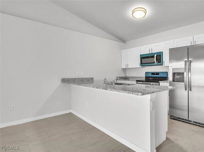 4622 SW 8th Ct in Cape Coral, FL - Building Photo - Building Photo