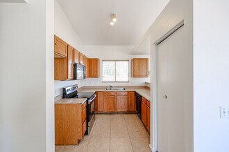 1850 N 84th Ln in Phoenix, AZ - Building Photo - Building Photo