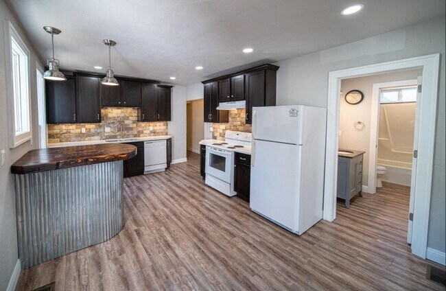 140 S Prince St, Unit 140 Lower in Whitewater, WI - Building Photo - Building Photo