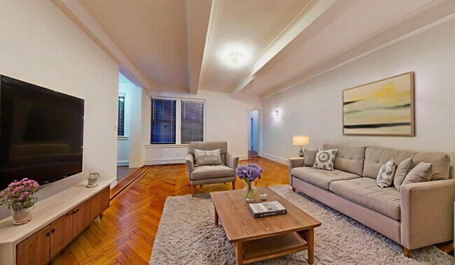 West 96th Street in New York, NY - Building Photo - Building Photo