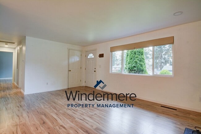 1342 Orchard Loop in Oak Harbor, WA - Building Photo - Building Photo