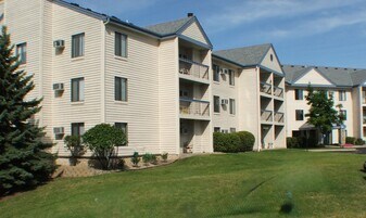 City Gables in Lauderdale, MN - Building Photo