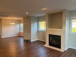 301 Brant Ln in Hoquiam, WA - Building Photo - Building Photo