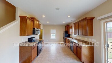 313 Rivers Edge Cir in Simpsonville, SC - Foto de edificio - Building Photo