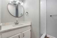 1906 N Main St photo'