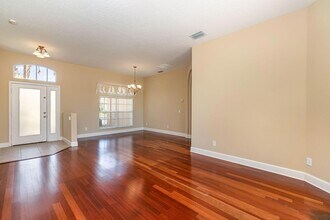 611 Oceanside Blvd in Indialantic, FL - Foto de edificio - Building Photo