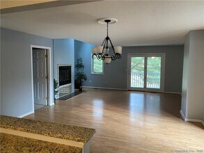 719 Sandstone Dr in South Windsor, CT - Building Photo - Building Photo