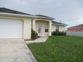 1426 NW 12th St, Unit 2 in Cape Coral, FL - Building Photo