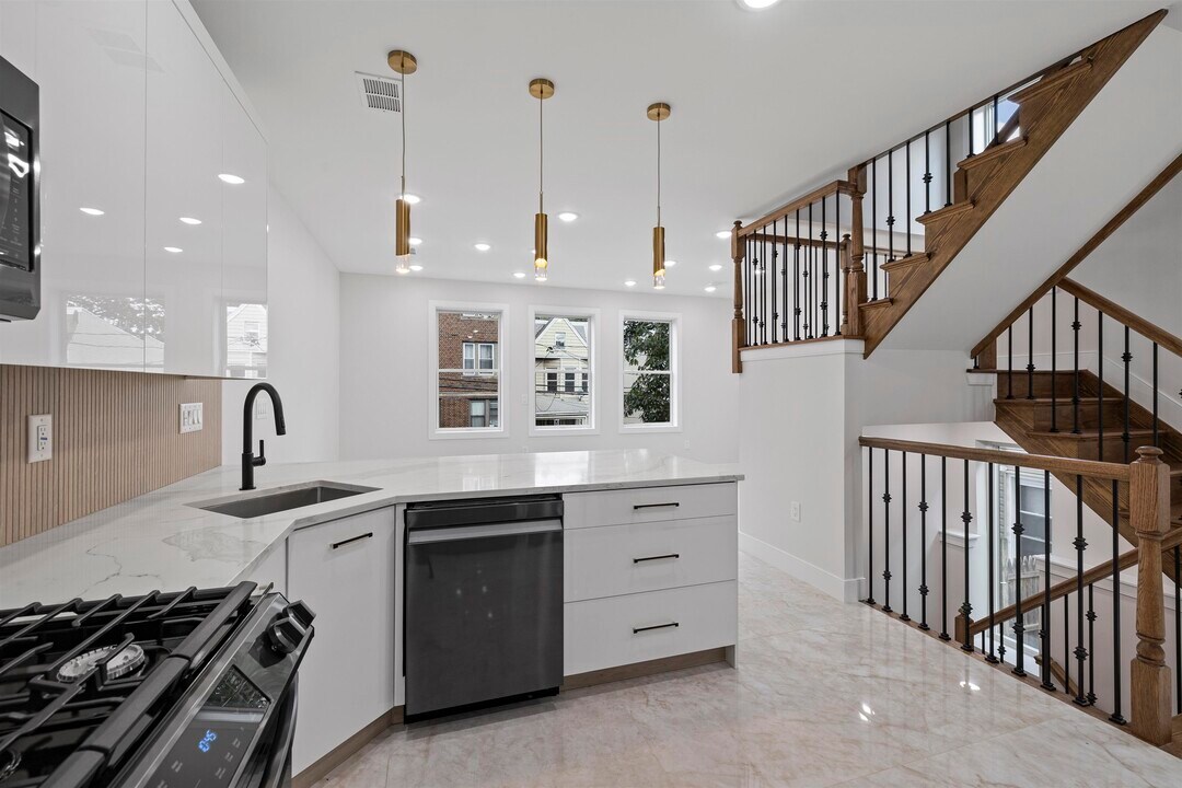 15 Fulton Ave in Jersey City, NJ - Building Photo
