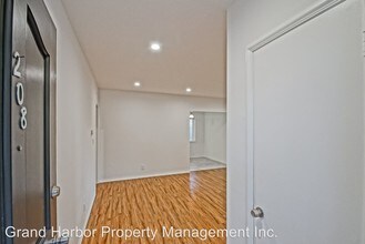 202 34th St in Manhattan Beach, CA - Building Photo - Building Photo