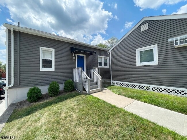 property at 33 Lakeside Blvd