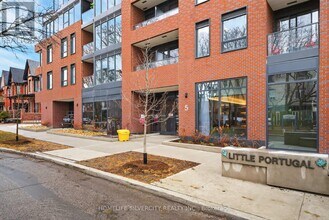 5 Lakeview Ave in Toronto, ON - Building Photo - Building Photo