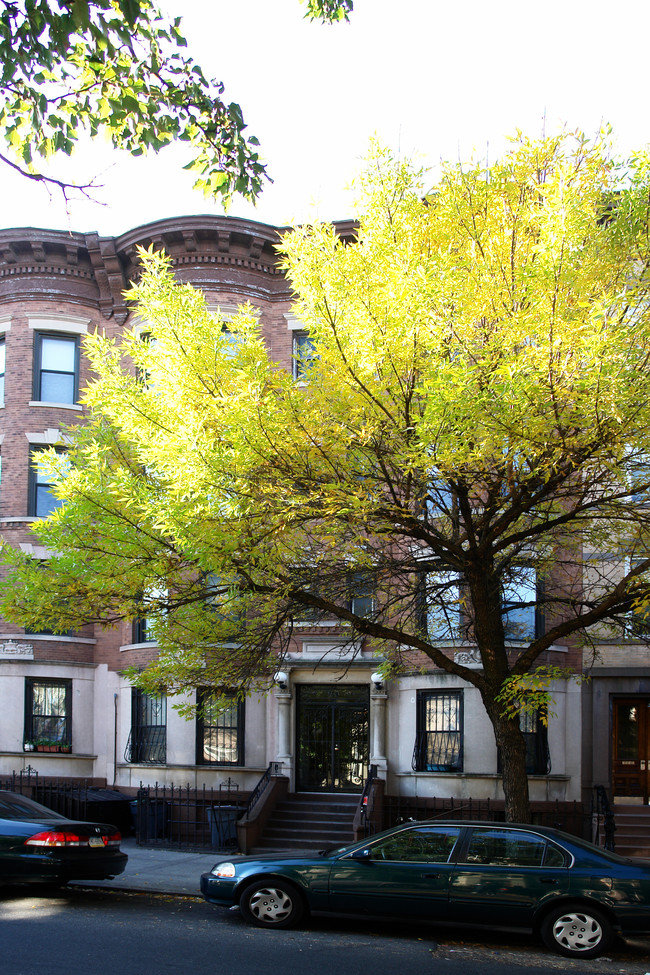 768 Union St in Brooklyn, NY - Foto de edificio - Building Photo