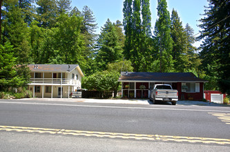 Creekside Village I & II in La Honda, CA - Building Photo - Building Photo