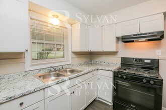 3157 Oak Forest Dr in Jackson, MS - Building Photo - Building Photo