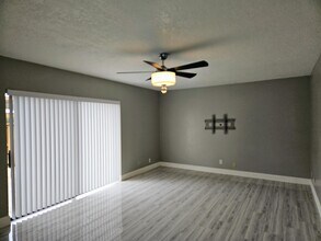 2620 6th Ct in Palm Harbor, FL - Foto de edificio - Building Photo