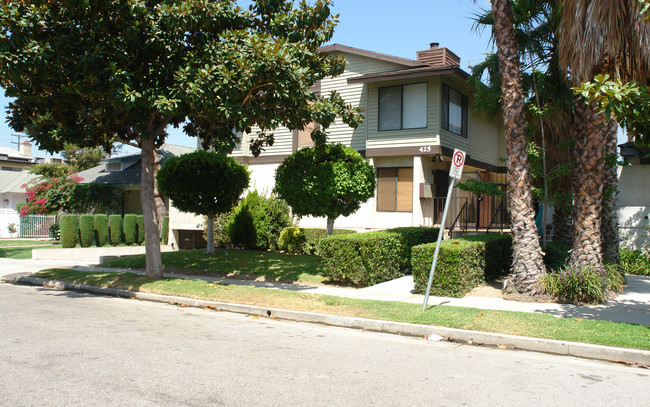 425 Ivy St in Glendale, CA - Building Photo - Building Photo