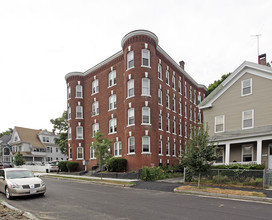 12-14 Tirrell St in Worcester, MA - Foto de edificio - Building Photo