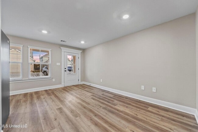 1527 2nd St in Gulfport, MS - Foto de edificio - Building Photo