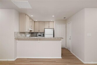 1 N Blair Ave in Edinburg, TX - Building Photo - Building Photo