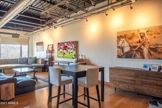 4020 N Scottsdale Rd-Unit -2005 in Scottsdale, AZ - Building Photo - Building Photo