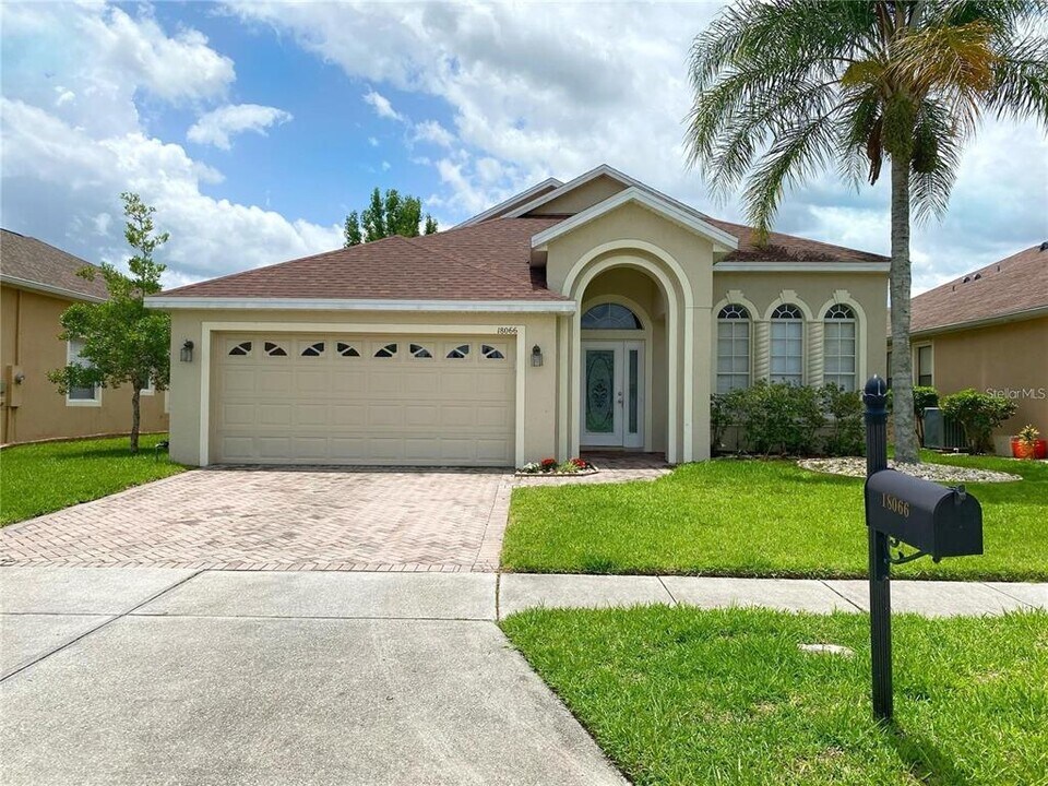 18066 Stratford Grand St in Orlando, FL - Foto de edificio