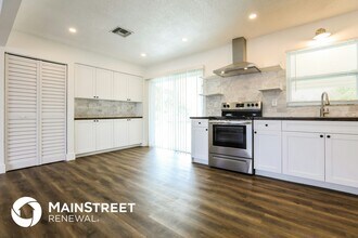 185 Norfolk Ave NW in Port Charlotte, FL - Building Photo - Building Photo