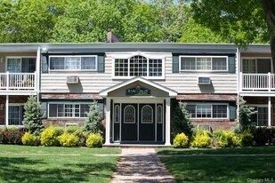 68 Mt Vernon Ave in East Patchogue, NY - Building Photo