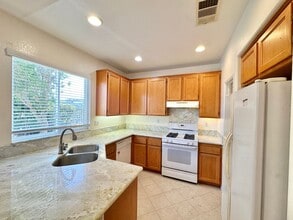 10422 Scripps Poway Pkwy in San Diego, CA - Building Photo - Building Photo