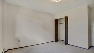 Carlton Park in Prince Albert, SK - Building Photo - Interior Photo