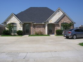 3831 Oldenburg Ln in College Station, TX - Building Photo