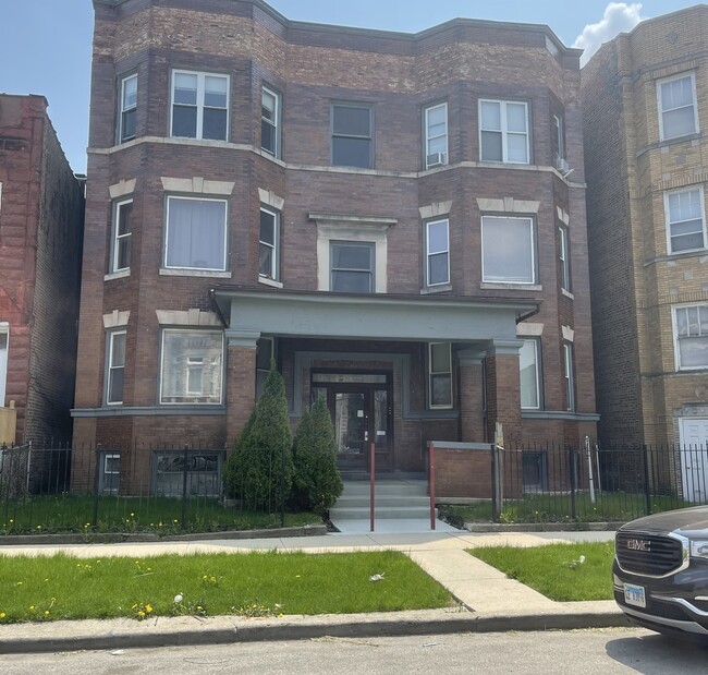 property at 3341 W Adams St