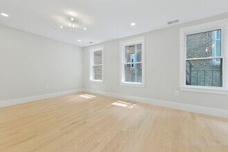 10 Lamson Ct in Boston, MA - Building Photo - Building Photo