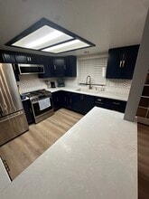 491 W Carter St in Rialto, CA - Foto de edificio - Building Photo