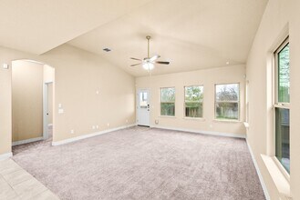 10406 Pecan Crest in San Antonio, TX - Foto de edificio - Building Photo