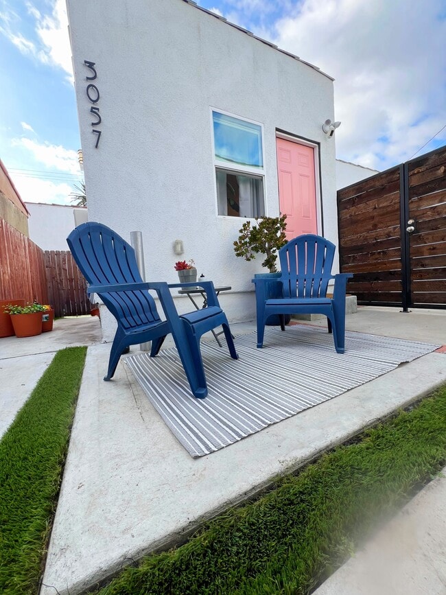 3057 Vineyard Ave in Los Angeles, CA - Building Photo - Building Photo