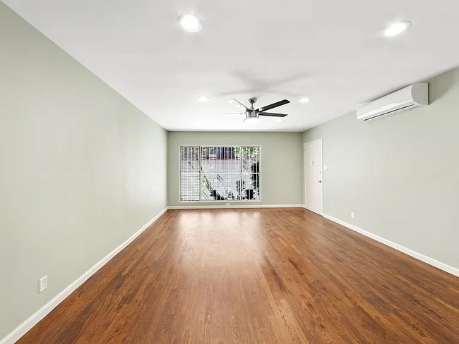 1023 Hayworth Ave in West Hollywood, CA - Foto de edificio - Building Photo