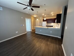 Scenic Meadows in Springfield, MO - Foto de edificio - Building Photo