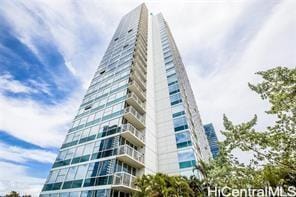 property at 909 Kapiolani Blvd