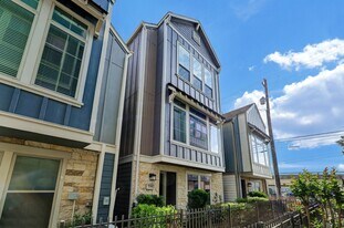 726 N Shepherd Dr in Houston, TX - Building Photo