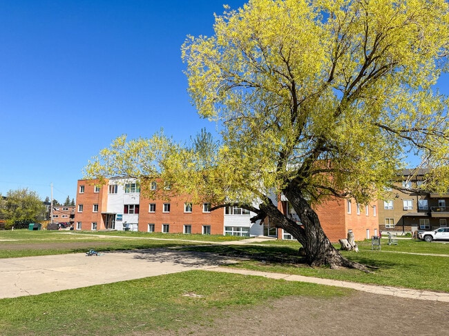 Greystone Court