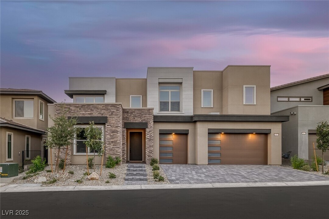 10663 Stone Ledge Ave in Las Vegas, NV - Building Photo
