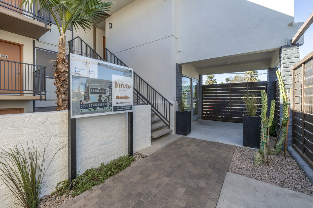 The Loreto Apartments in Phoenix, AZ - Building Photo