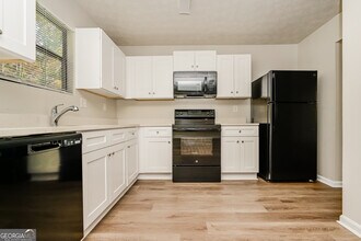 4276 Old Lake Dr in Decatur, GA - Building Photo - Building Photo