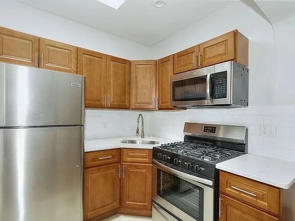 18 Danforth St in Brooklyn, NY - Building Photo - Building Photo